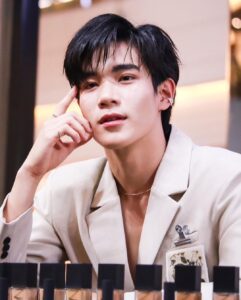 โฟร์ท ณัฐวรรธน์ (17)