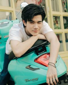 โฟร์ท ณัฐวรรธน์ (31)