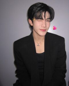 โฟร์ท ณัฐวรรธน์ (33)