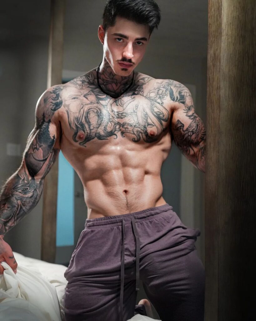 Jake Andrich นายแบบสาย 18+ หนุ่มหล่อตาน้ำข้าวเมืองตะวันตก