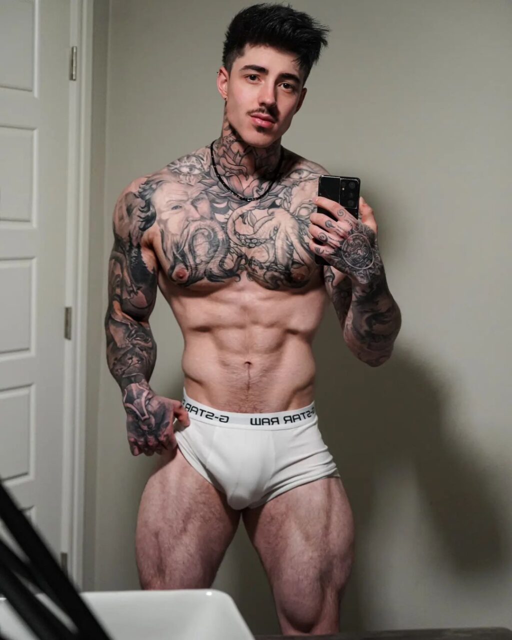 Jake Andrich นายแบบสาย 18+ หนุ่มหล่อตาน้ำข้าวเมืองตะวันตก