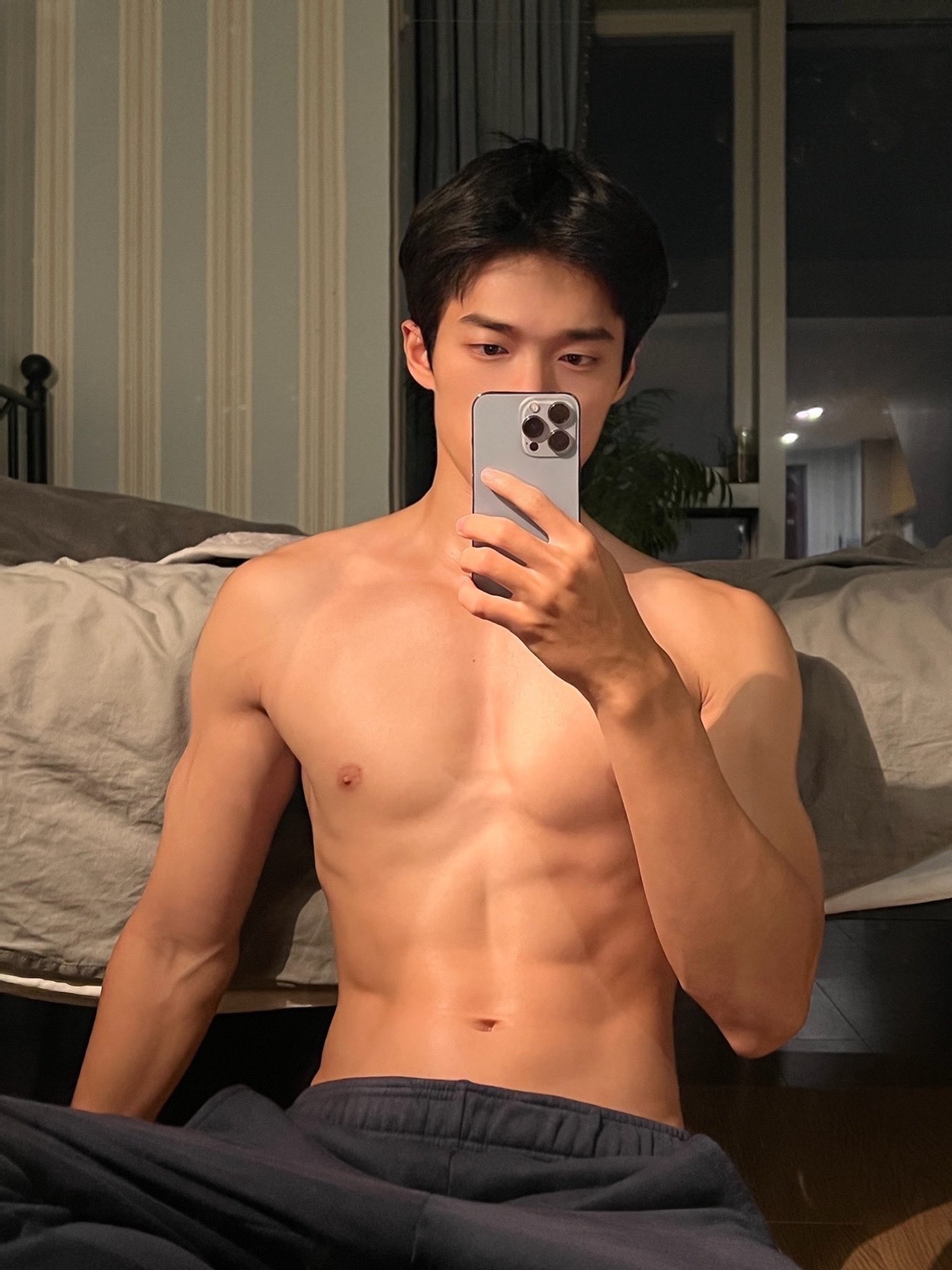 Yu Duanqian นายแบบแดนมังกร หนุ่มหล่อหน้าใส ราวกับหลุดมาจากซีรีส์