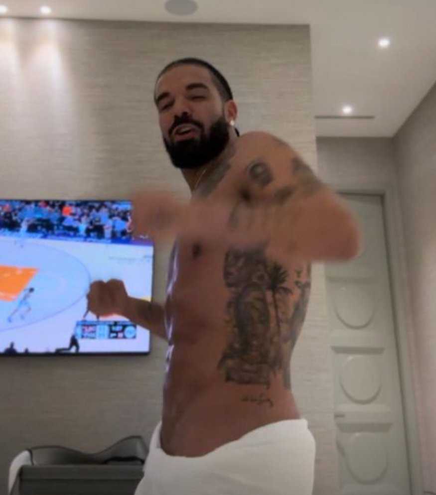 Drake Rapper Blood Drake แร็ปเปอร์ดัง ทำลายสถิติอันดับ 1 บน Billboard Hot 100 ถึง 2 ครั้ง