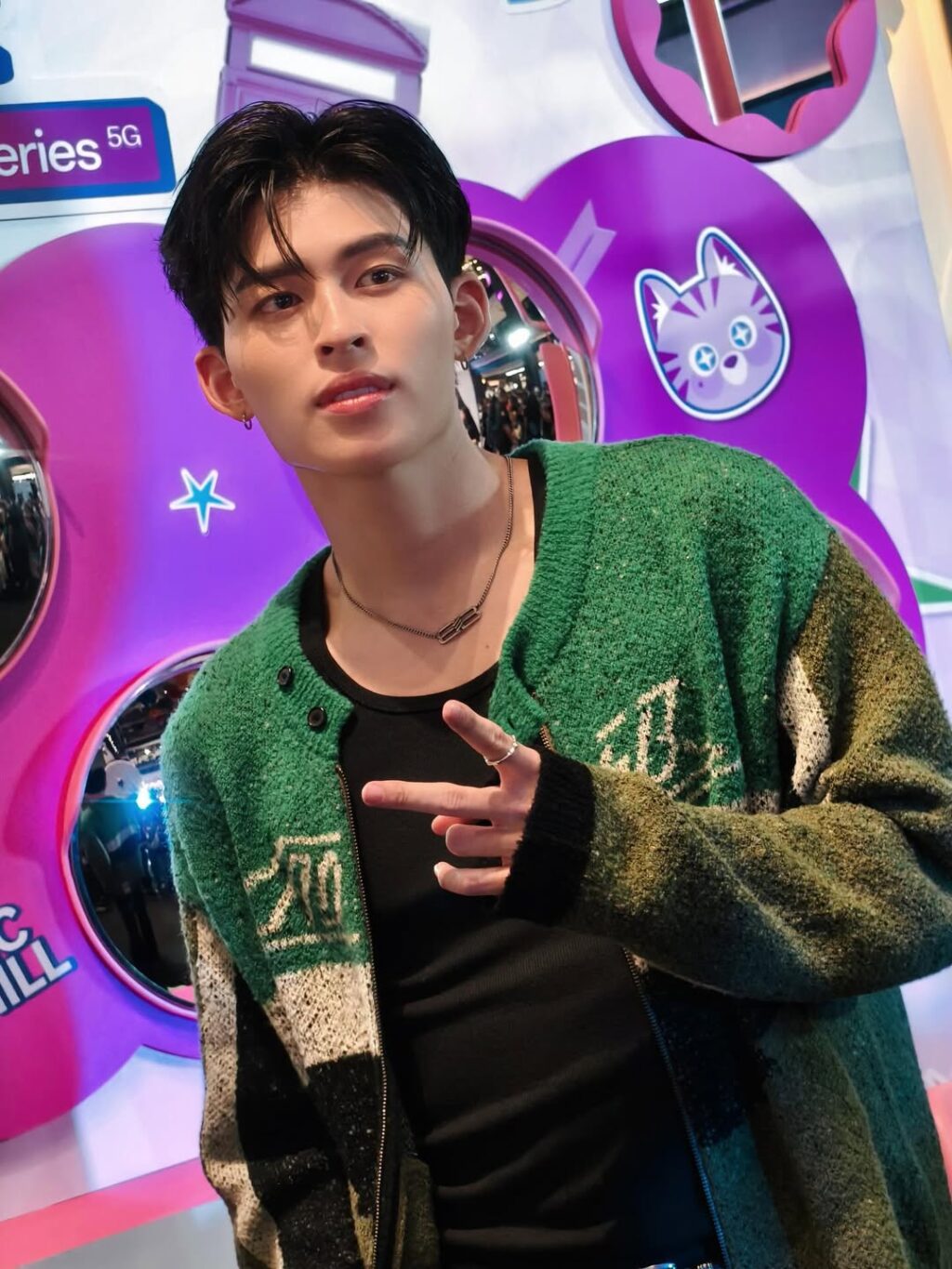 ปอนด์ ณราวิชญ์ หนุ่มวิศวะสุดหล่อ ดาวรุ่งแห่งวงการซีรีส์วาย